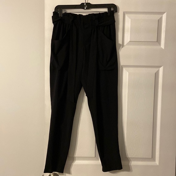 Athena Pants - Athleta Women Pants size 4  inseam 28” excellent condition